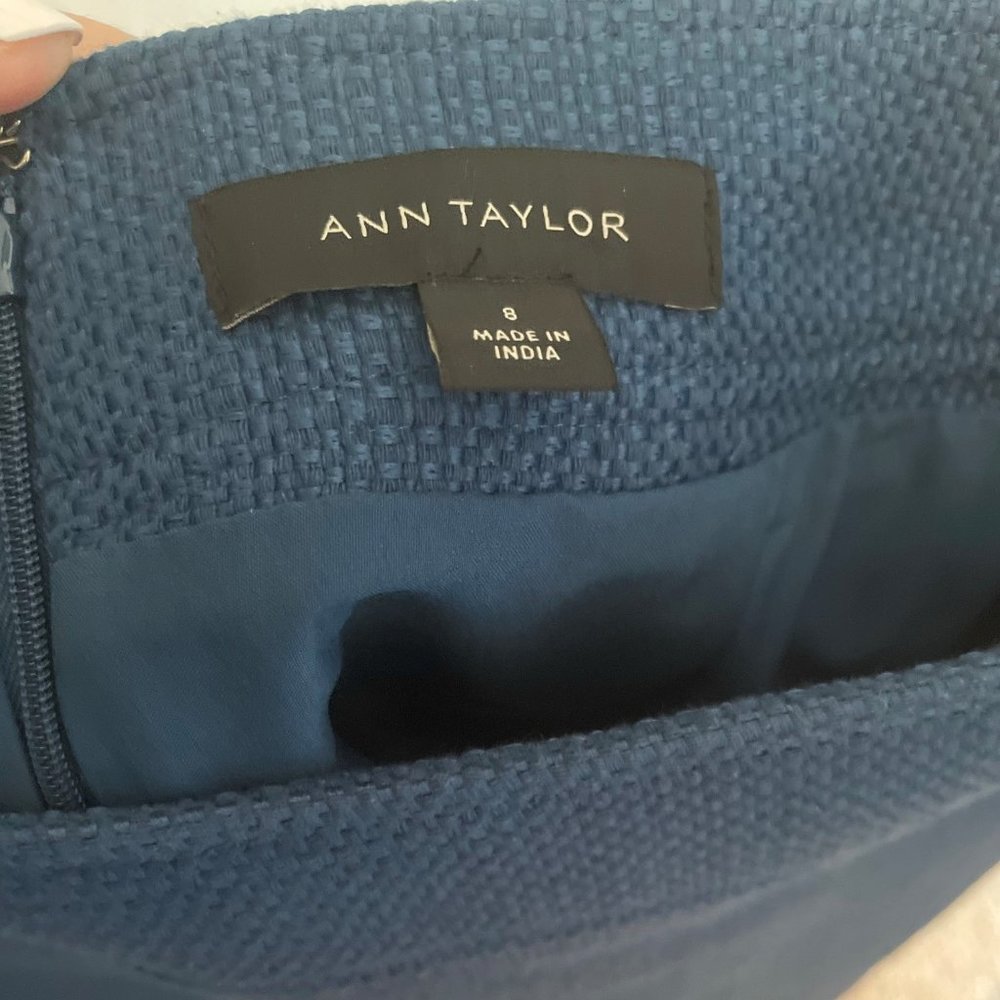 Blue Ann Taylor Skirt (Size 8) - Picture 4 of 4